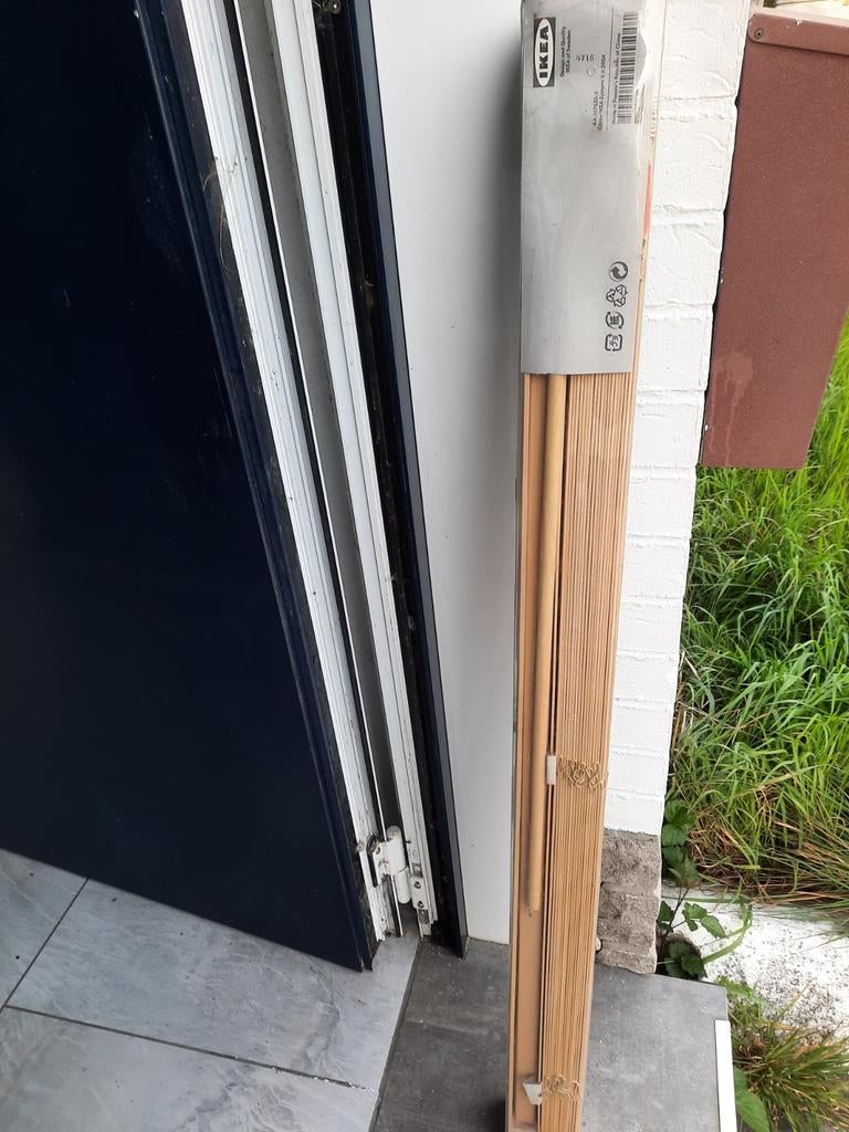 Store venitien en bambou neuf dans son emballage