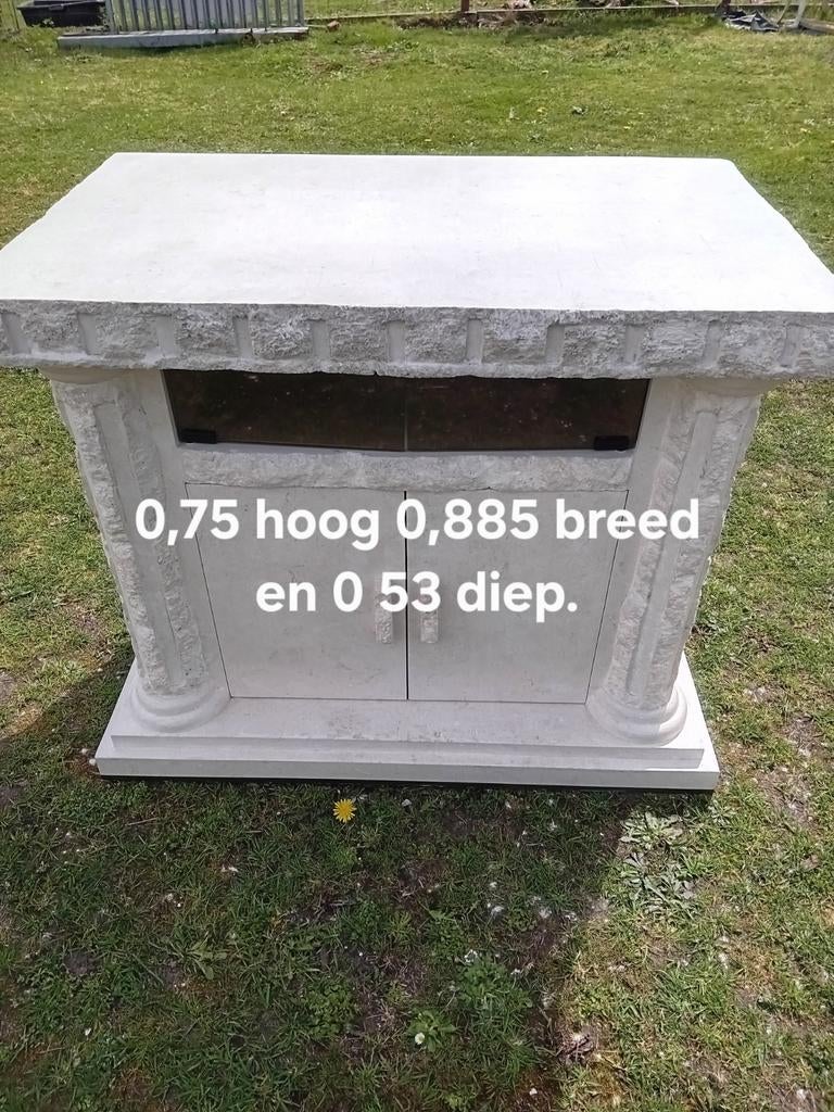 TV kastje, Enlèvement