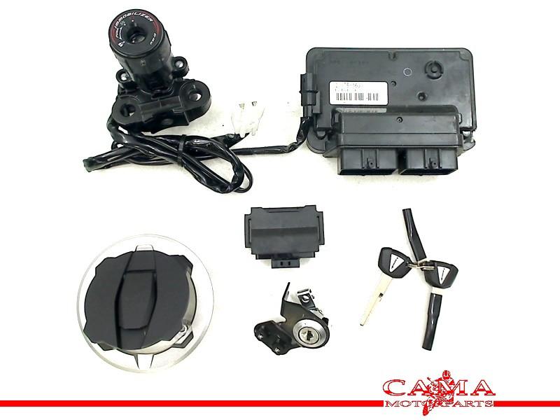 ENSEMBLE DE VERROU ET CYLINDRE DE PORTES (21175-1631), Dhr. S. di Majo, Utilisé, Info@cama-motorparts.nl, P.J. Troelstraweg 8 8
3144 CX  MAASSLUIS, NL