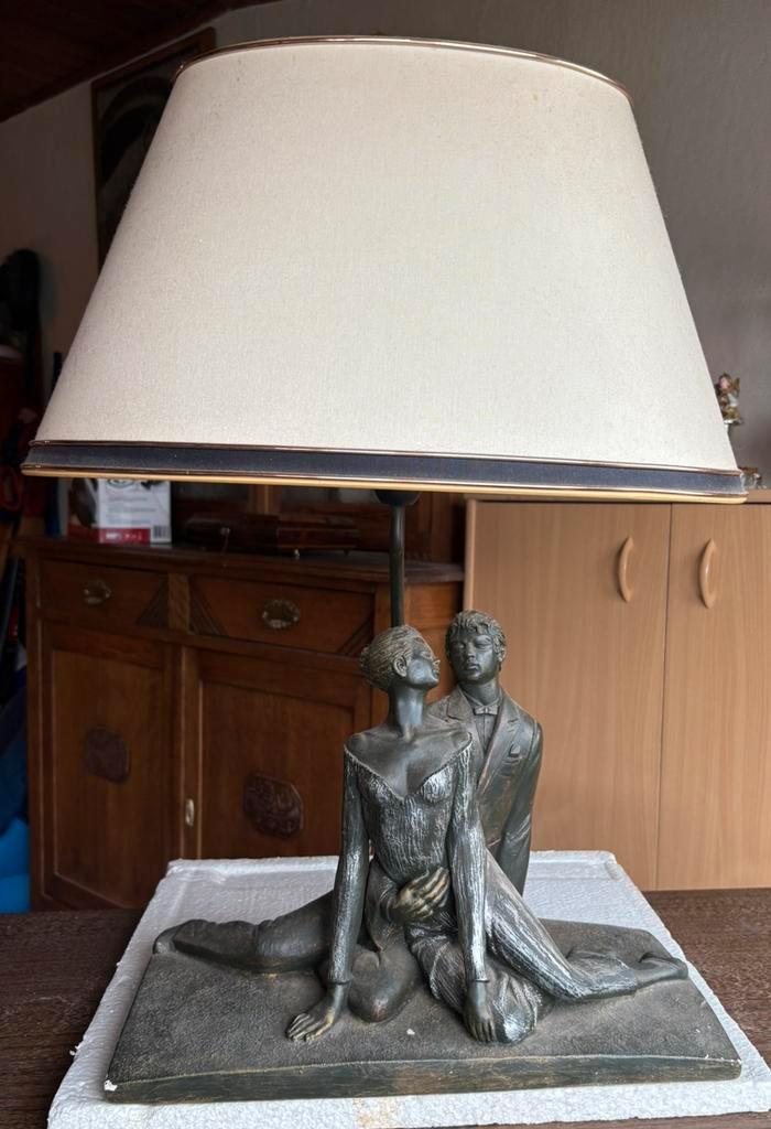 Belle lampe de table décorative, Antiquités & Art, Antiquités | Éclairage, Enlèvement