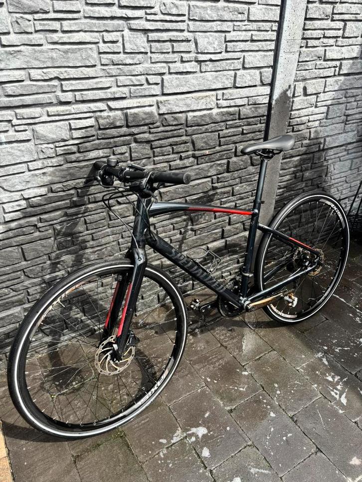 Specialized Sirrus 3.0 maat M, Fietsen en Brommers, Fietsen | Heren | Sportfietsen en Toerfietsen, Zo goed als nieuw, Ophalen