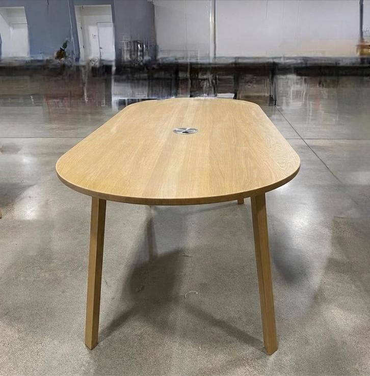 Hay triangle leg tafel 250x85cm geolied eik, Huis en Inrichting, Tafels | Eettafels, Zo goed als nieuw, 50 tot 100 cm, 200 cm of meer