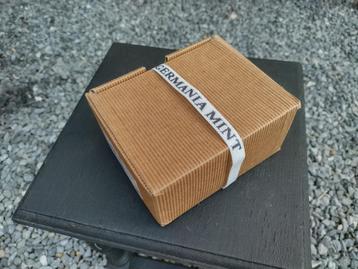 Mysterieus, verzegeld/ongeopend doosje 'Germania Mint' beschikbaar voor biedingen