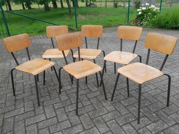 Vintage meerdere gelijke stapelbare schoolstoelen Tubax 1982 beschikbaar voor biedingen
