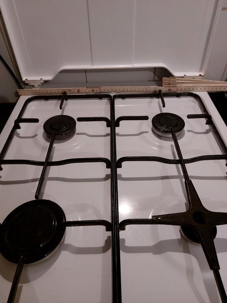 Cuisinière à gaz Beko avec four électrique, Electroménager, Tables de cuisson, Enlèvement