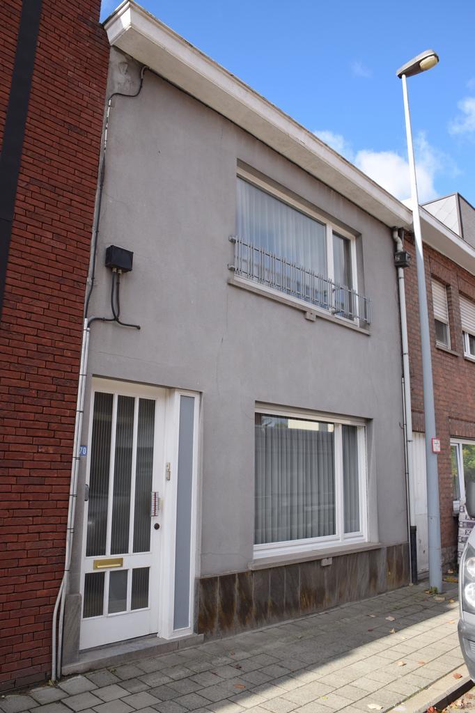 Woning te koop met grote tuin en dubbele garage, Immo, Huizen en Appartementen te koop, Provincie West-Vlaanderen, 500 tot 1000 m²