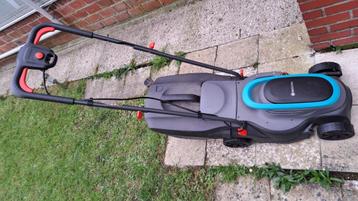 Grasmaaier en bosmaaier gardena, Tuin en Terras, Grasmaaiers, Ophalen, Elektrische grasmaaier, Zo goed als nieuw, Opvangbak