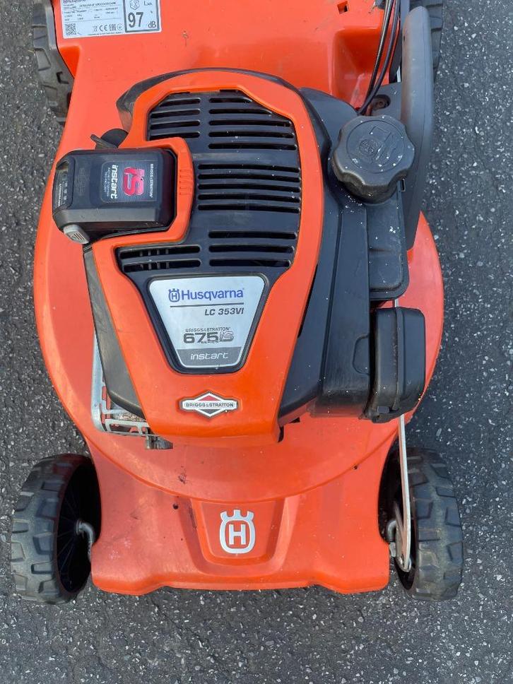 Grasmaaier Husqvarna LC353VI, Tuin en Terras, Grasmaaiers, Zo goed als nieuw, Benzine-grasmaaier, 50 cm of meer, Cirkelmaaier