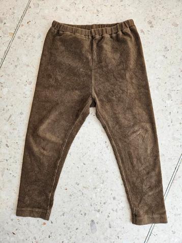 Zachte bruine broek, Uniqlo, maat 95-104, 3 jaar(valt groot) beschikbaar voor biedingen