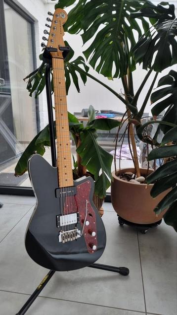 Reverend Double Agent W beschikbaar voor biedingen