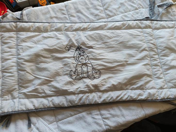 Bedomranding (kinderbed) Eeyore, Kinderen en Baby's, Dekens, Slaapzakjes en Inbakerproducten, Gebruikt, Overige typen, Ophalen of Verzenden