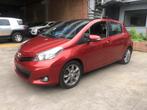 Toyota yaris 1,33 essence année 2012, Auto's, Toyota, Euro 5, 4 cilinders, Navigatiesysteem, 1329 cc