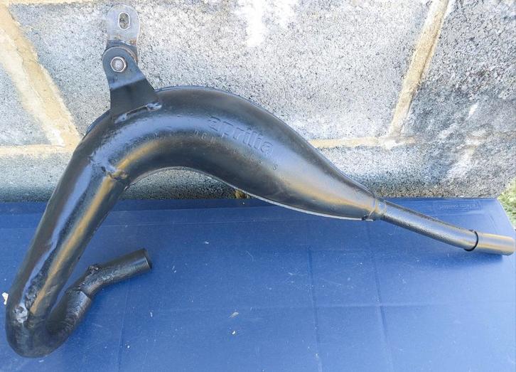 Pot d'échappement d'origine Aprilia ET 50 Tuareg 1985, Motos, Pièces | Oldtimers & Ancêtres, Utilisé, Enlèvement ou Envoi
