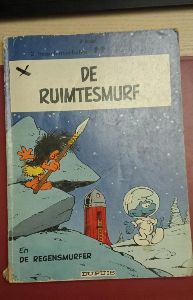 Verzamelstrip De Ruimtesmurf + De regensmurfer 6e reeks 1970, Boeken, Stripverhalen, Gelezen, Eén stripboek, Ophalen of Verzenden