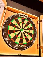 Dartbord + kast, Sport en Fitness, Darts, Ophalen, Zo goed als nieuw, Dartbord