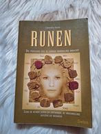 Boek: Cassandra Eason - Runen, Boeken, Ophalen of Verzenden, Zo goed als nieuw, Cassandra Eason
