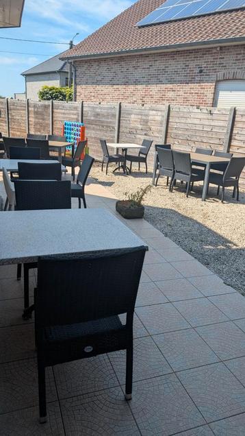 Tuintafels en tuinstoelen  beschikbaar voor biedingen