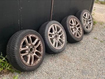 Mooie fiat velgen met banden goede staat beschikbaar voor biedingen