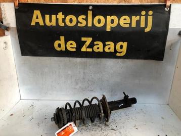 Schokdemperpoot links-voor van een Peugeot 208 beschikbaar voor biedingen
