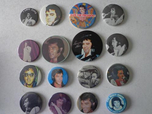 77 badges vintage d'Elvis Presley, Collections, Musique, Artistes & Célébrités, Utilisé, Ustensile, Enlèvement ou Envoi