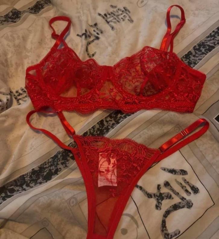 Lingerie, Kleding | Dames, Ondergoed en Lingerie, Setje, Rood, Ophalen of Verzenden