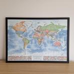 Carte du monde vendue dans cadre fait sur mesure, Collections, Posters & Affiches, Comme neuf, Enlèvement ou Envoi