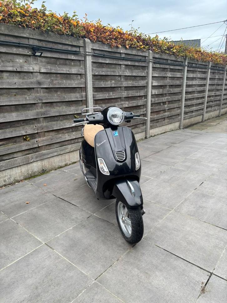Vespa LX50 – 2016, Fietsen en Brommers, Scooters | Vespa, Zo goed als nieuw, Vespa LX, Klasse B (45 km/u), Benzine, Ophalen