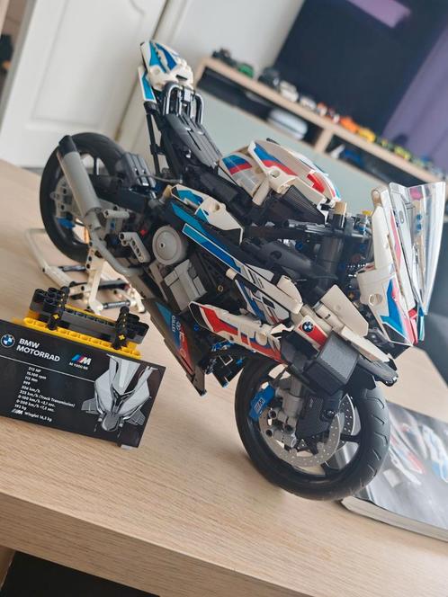 Lego BMW motor M1000RR, Hobby en Vrije tijd, Modelauto's | 1:5 tot 1:12, Zo goed als nieuw, Motor, Ophalen