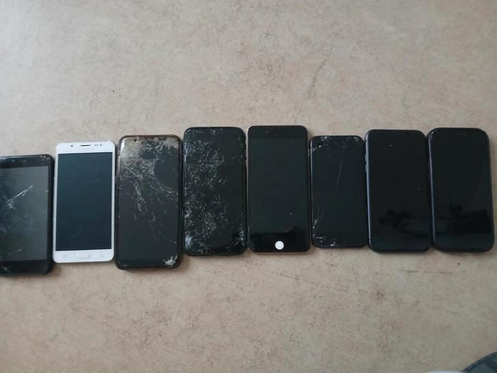 Lot smartphones (iphones), Telecommunicatie, Mobiele telefoons | Toebehoren en Onderdelen, Zo goed als nieuw, Samsung, Ophalen