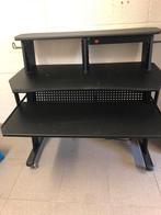 Mobilier de studio, Enlèvement