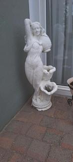 Tuinbeeld vrouw met kruik ca 50cm hoog., Ophalen