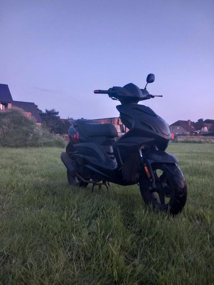 Agm r8 te koop, Vélos & Vélomoteurs, Scooters | Yamaha, Enlèvement