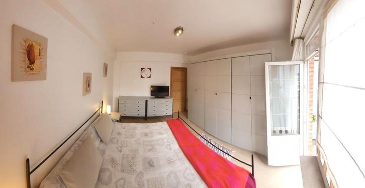 Chambre à coucher en sapin blanc du Nord, Immo, Appartementen en Studio's te huur