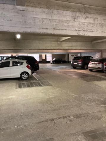 AUTOSTAAPLAATS TE HUUR beschikbaar voor biedingen