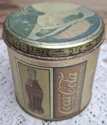 Vintage Coca Cola blikje met nostalgische dames beschikbaar voor biedingen