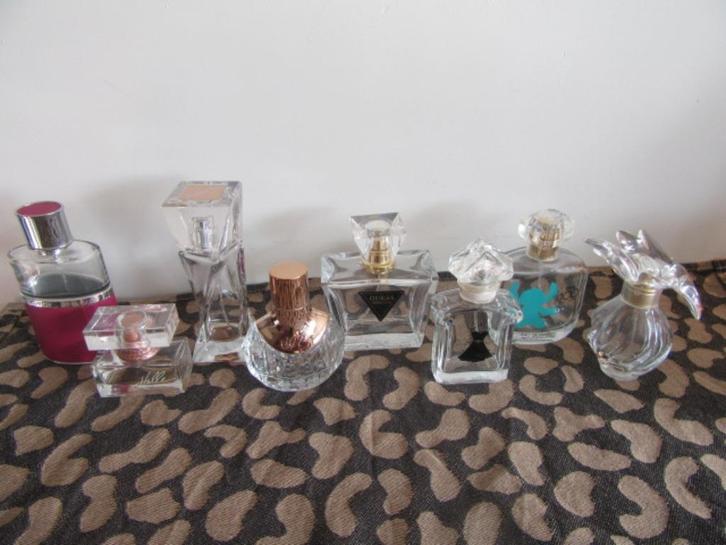Verschillende lege flesjes parfum - Guess - Hypnose - Halle, Verzamelen, Parfumverzamelingen, Gebruikt, Parfumfles, Ophalen of Verzenden