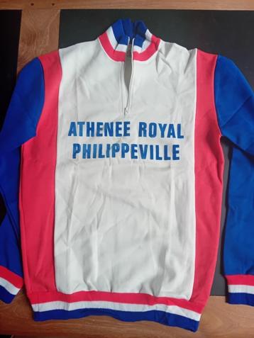 maillot rétro vintage disponible aux enchères