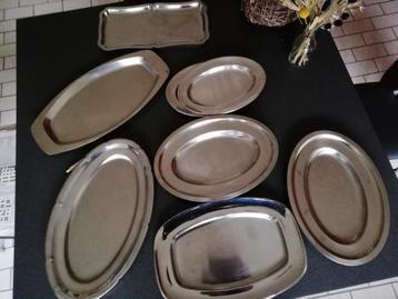Verschillende inox serveerschalen en kommetjes  beschikbaar voor biedingen