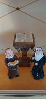 Beeldje non en pater met altaar in hout  Afhalen Gullegem, Ophalen, Gebruikt