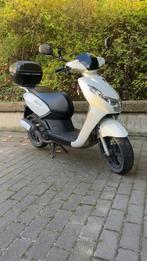 Klasse  klac B, Fietsen en Brommers, Scooters | Peugeot, Ophalen of Verzenden, Benzine, Klasse B (45 km/u), Zo goed als nieuw