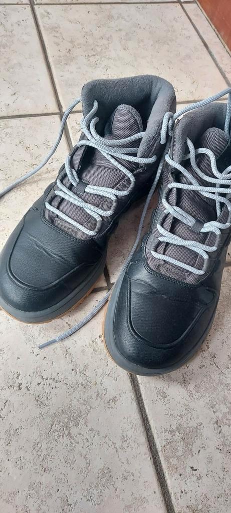 Adidas schoenen – uitstekende staat, Sport en Fitness, Bergsport en Wandelen, Zo goed als nieuw, Schoenen, Ophalen of Verzenden