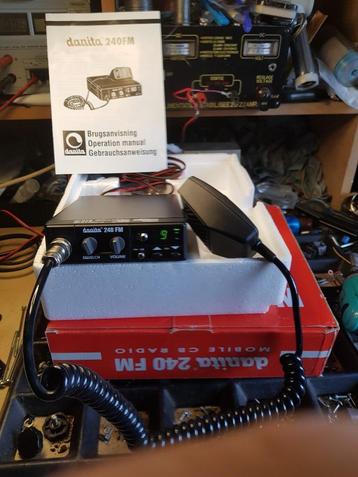 cb radio  danita 240fm, Enlèvement ou Envoi, Comme neuf, Émetteur et Récepteur