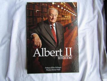 Superbe  livre Albert II intime, les des 20 ans de règne