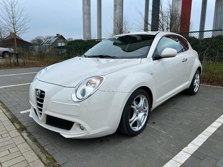 Alfa Romeo Mito 1e prop. prête à immatriculer, Autos, Alfa Romeo, Particulier, MiTo, Phares directionnels, Airbags, Air conditionné