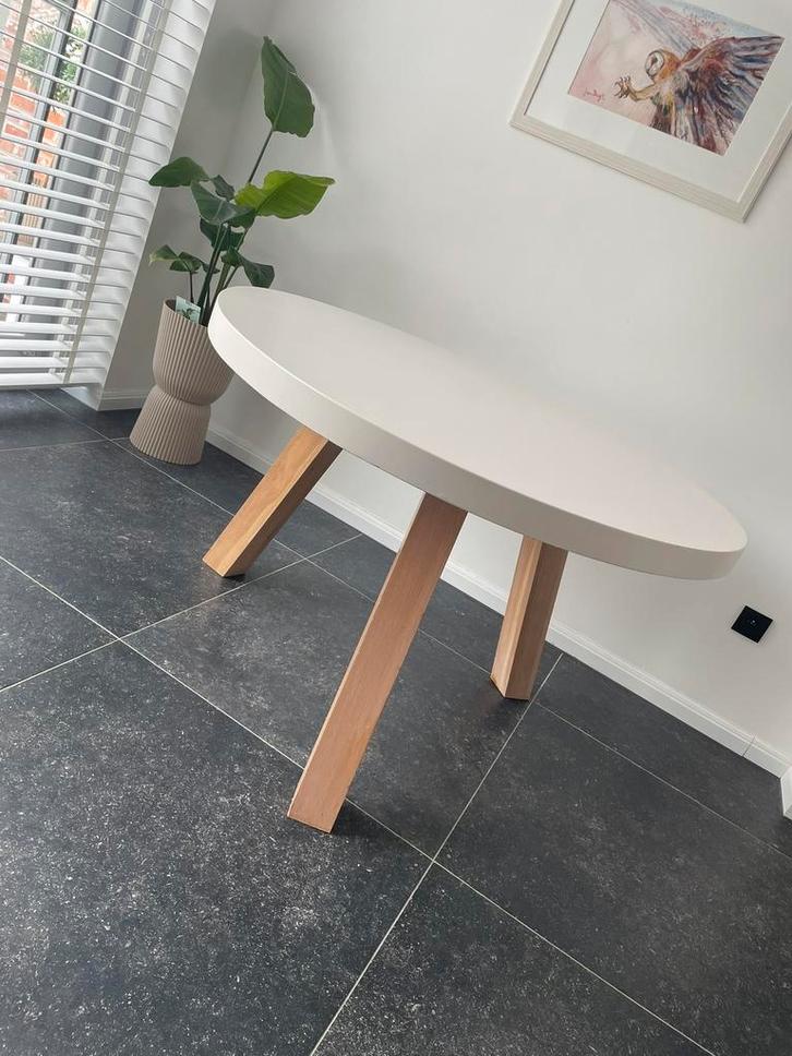 Ronde gezellige tafel hout en wit smeedijzer op poten, Maison & Meubles, Ameublement | Revêtements de sol, Comme neuf, Enlèvement