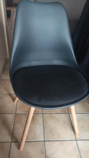 Stoel Kastrup Jysk, Huis en Inrichting, Stoelen, Ophalen, Zo goed als nieuw, Zwart