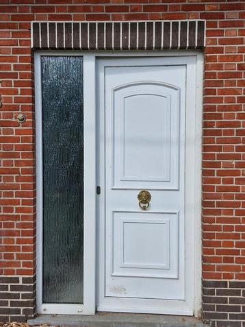 2 buitendeuren  beschikbaar voor biedingen