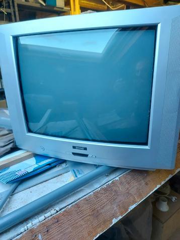 Kleine tv   beschikbaar voor biedingen
