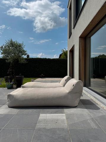 2 ROOLF Dotty Long Chair - als nieuw (1 jaar oud) beschikbaar voor biedingen