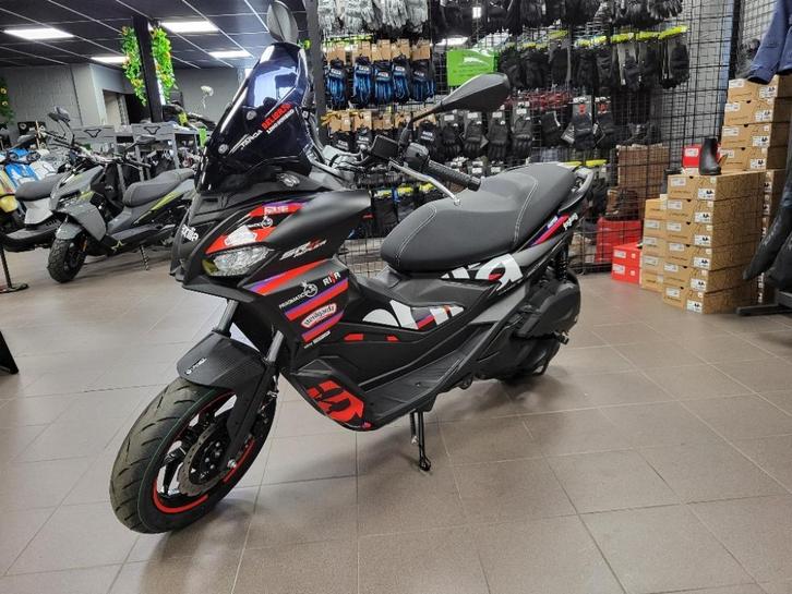 New Replica Aprilia SR GT 125 €1000 voordeel, Motoren, Motoren | Aprilia, Bedrijf, Scooter, 11 kW of minder, 1 cilinder, Minimaal motorrijbewijs A1